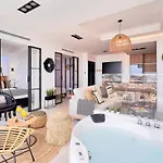 דירה Pura Vida Luxury With Jacuzzi *