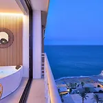 Pura Vida Luxury With Jacuzzi
