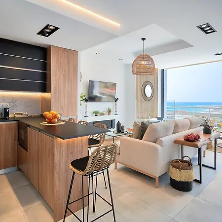 Pura Vida Luxury With Jacuzzi Apartament *
