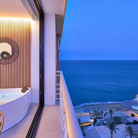 Pura Vida Luxury With Jacuzzi