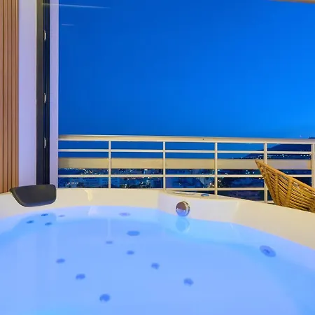 Pura Vida Luxury With Jacuzzi Appartamento