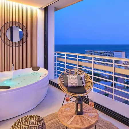 Pura Vida Luxury With Jacuzzi アパート トレモリノス