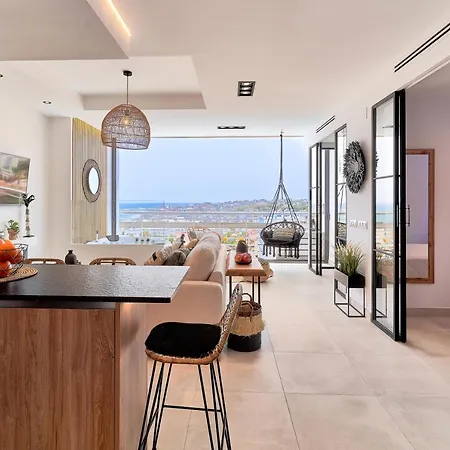 Pura Vida Luxury With Jacuzzi