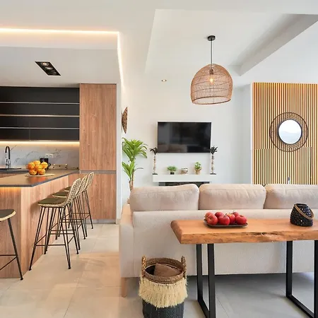 Pura Vida Luxury With Jacuzzi Apartment *